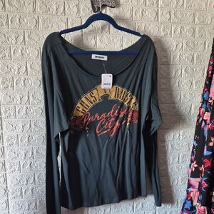 Daydreamer Charcoal Graphic Long Sleeve Tee Guns n roses long sleeve